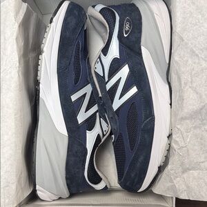 New Balance 990v6 Men's Navy and Gray Sneakers
Size 12 2E